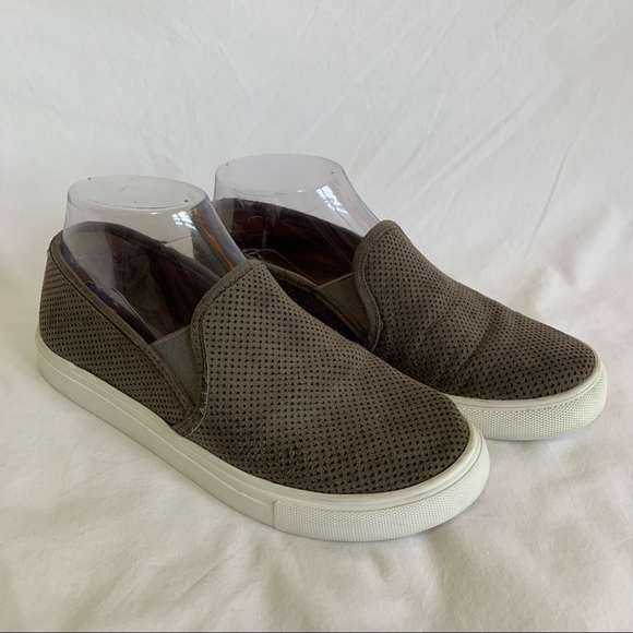 Steve Madden Zarayy Slip-On Sneakers Perforated, size 6, dark gray w/ olive tone - Picture 4 of 16